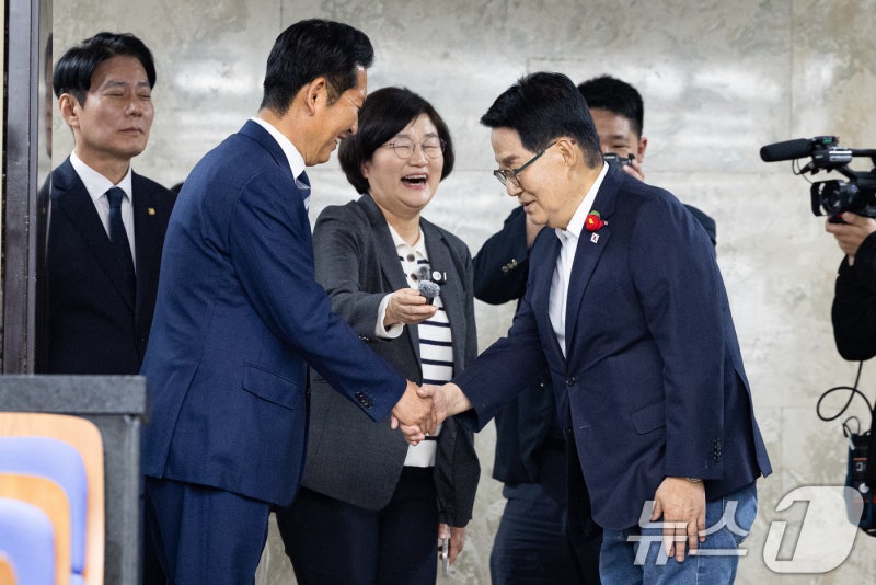 박지원 "정청래, 대통령과 맞서면 코피는 국민이…연임? 나와 봤자 안 돼"