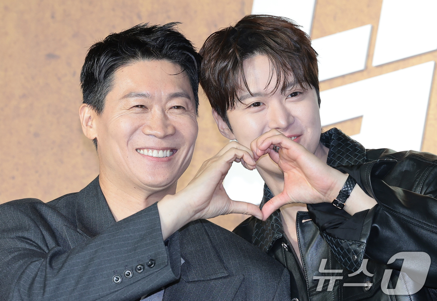 '남편들' <b>공명</b> "<b>진선규</b>와 '극한직업' 후 <b>재회</b>…현장 갈때마다 행복" [N현...