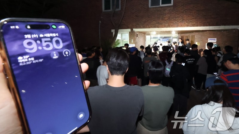 '투표지 부족' 잠실7동 대기자 중 12명, 끝내 투표 못했다