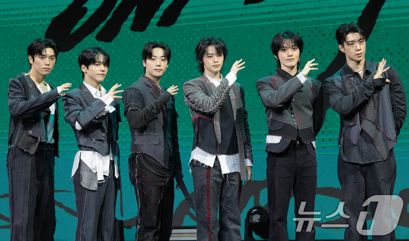 <b>온앤오프</b> "신곡 '<b>오픈 더 도어</b>' 듣고 올여름 시원함 느끼시길" [N현장]