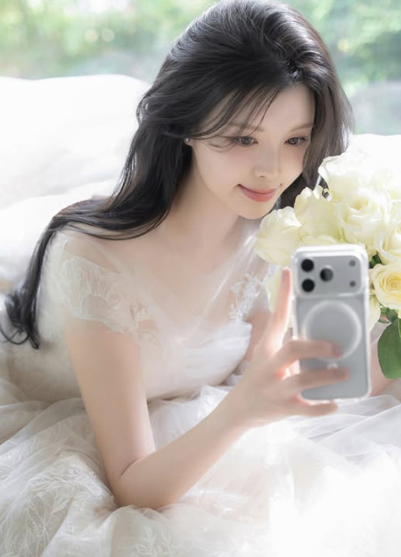 구구단 출신 소이, 변호사와 8월 결혼…비주얼 커플의 웨딩 화보