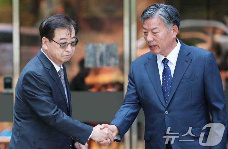 검찰 '서해 공무원 피격' 상고 포기…서훈·김홍희 무죄 확정