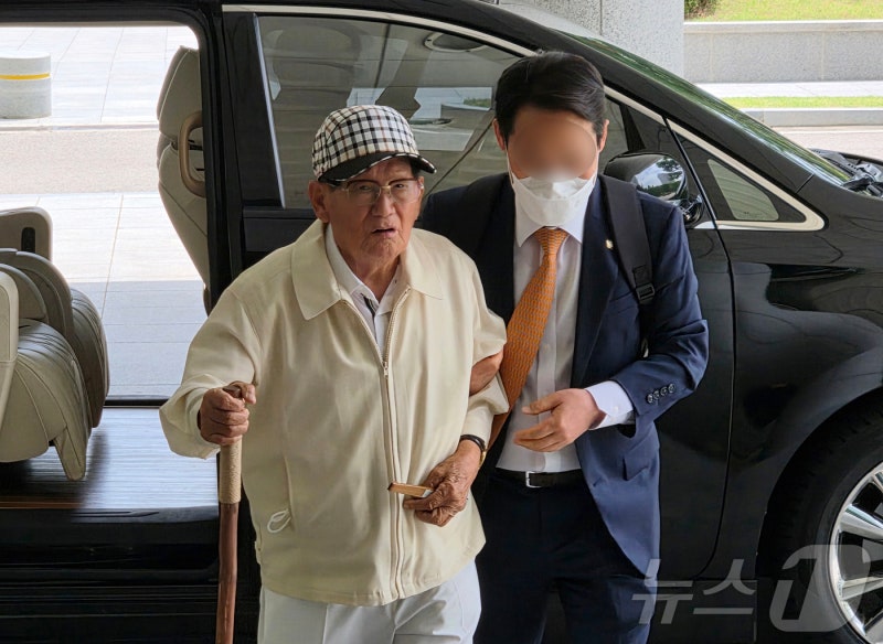 '국힘 집단 입당 압력' 신천지 <b>이만희 구속</b>…"증거인멸 우려"