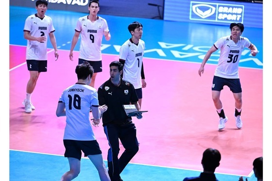 남자 배구 라미레스호, AVC컵서 오만에 풀세트 끝 간신히 승리