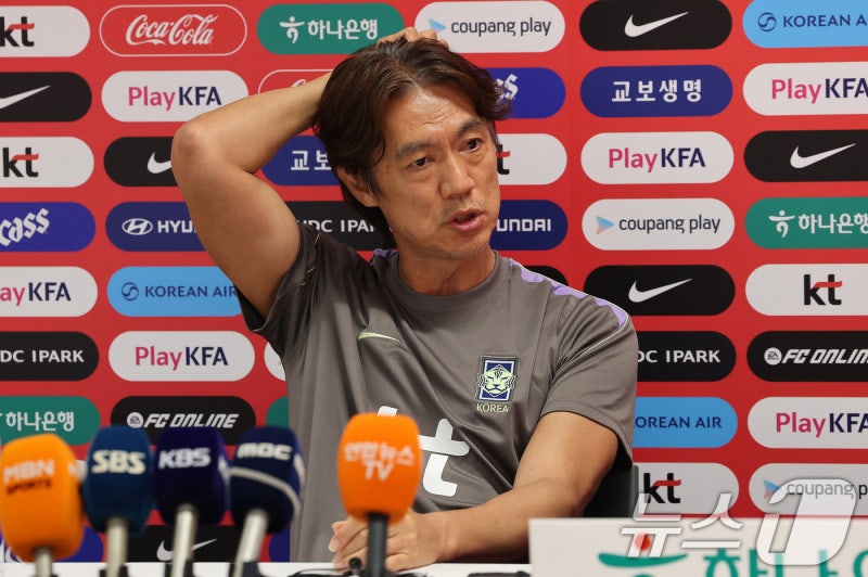 "손흥민 선발 제외, 당일 미팅서 알아…김민재 '넓은 수비 간격' 항의"
