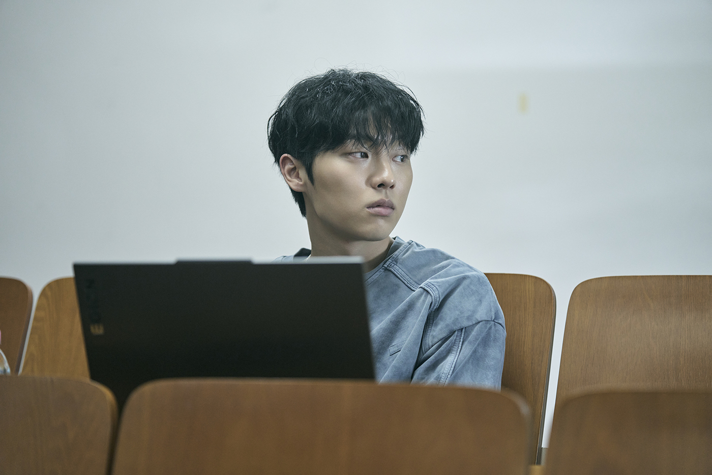 최현욱, 오디션 뚫고 최민식 극찬까지…도약 전환점 '<b>맨끝줄소년</b>' [N이슈...