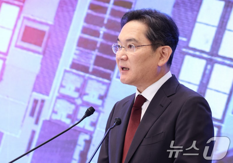 이재용 "삼성전자, 광주에 새 반도체 단지 건설…충청엔 후공정 팹"