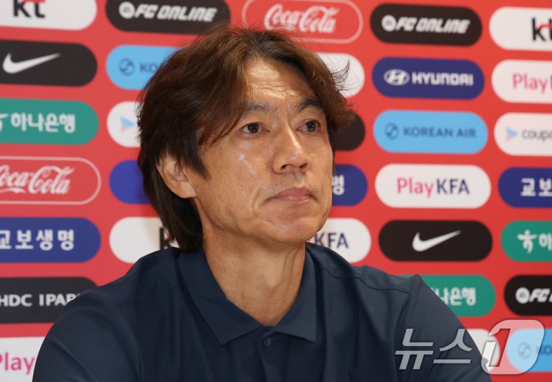 '월드컵 졸전' 홍명보 귀국에 인파 몰릴 듯…인천공항 경비대 110여명 투입