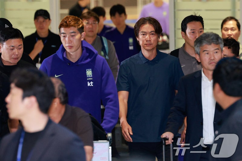월드컵 32강 실패 '홍명보호'…야유 받으며 쓸쓸히 귀국