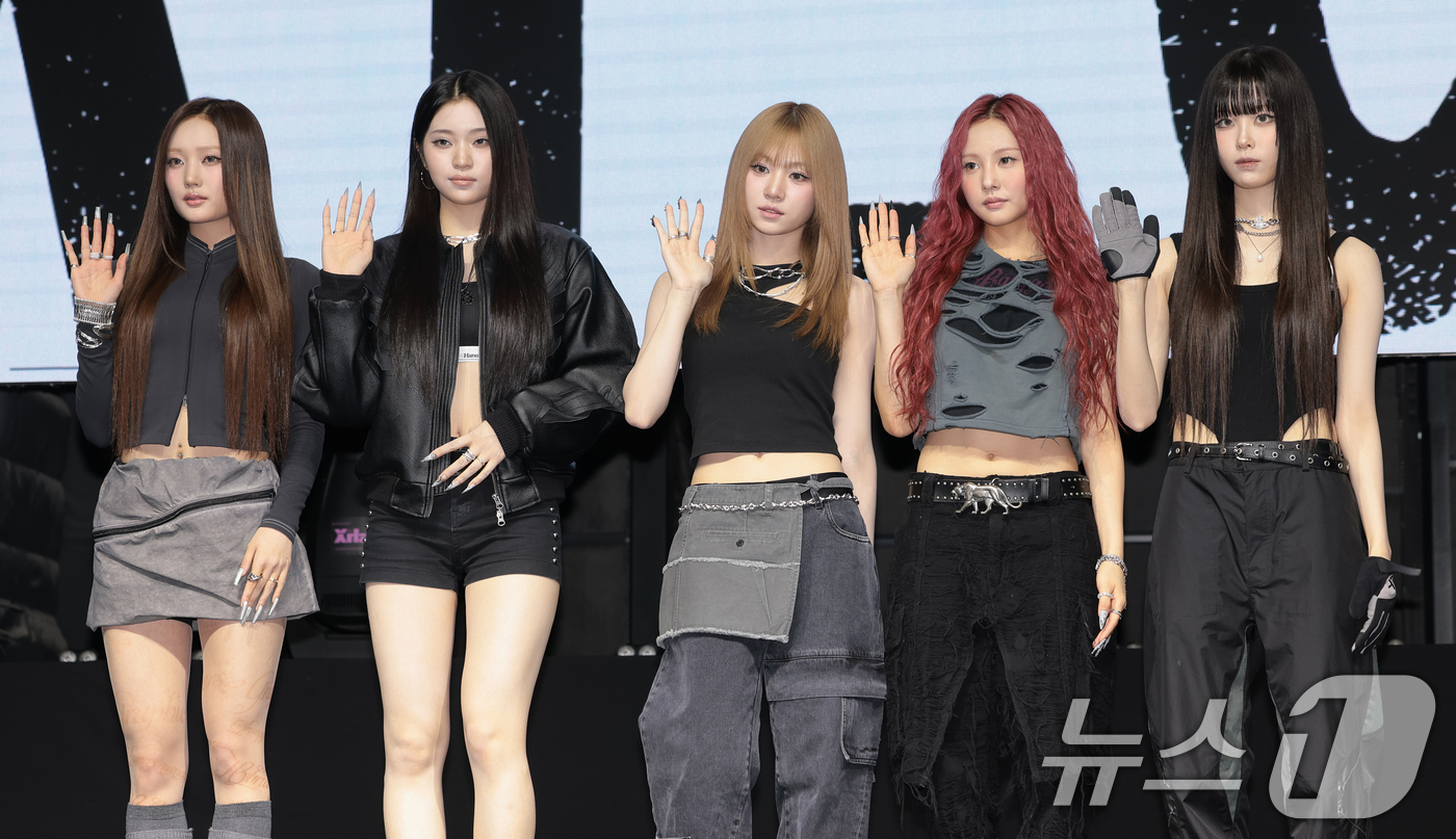 'AOMG 걸크루' <b>키비츠</b>, <b>정식 데뷔</b>