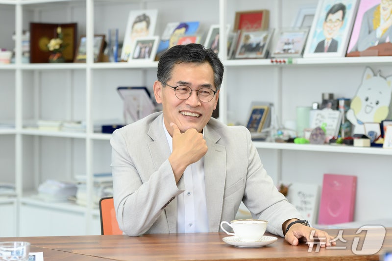<b>이기재</b> <b>양천구청장</b>, 취임식 대신 직원조례…민선 9기 첫 일정