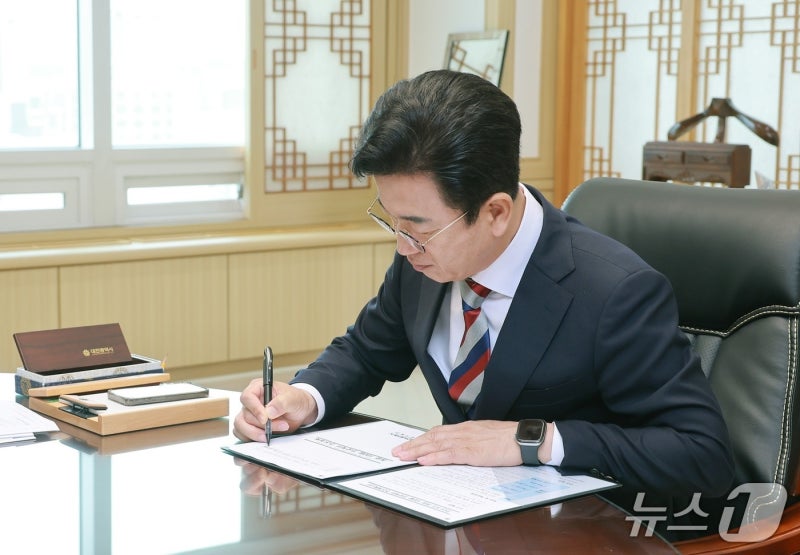 <b>허태정</b> 대전<b>시장</b>, 1호 결재는 '<b>취임</b> 100일 프로젝트'