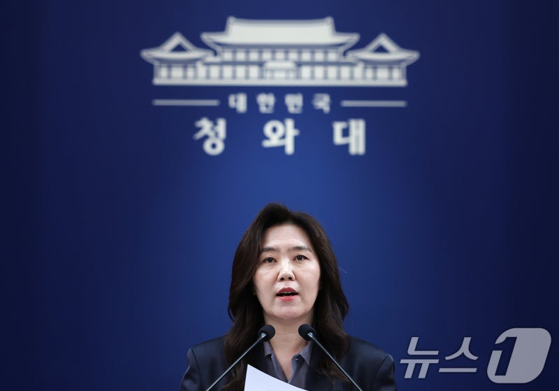 靑, 이병태 '5·18 성역화' 글에 <b>엄중 경고</b>…"정부 기조와 달라"