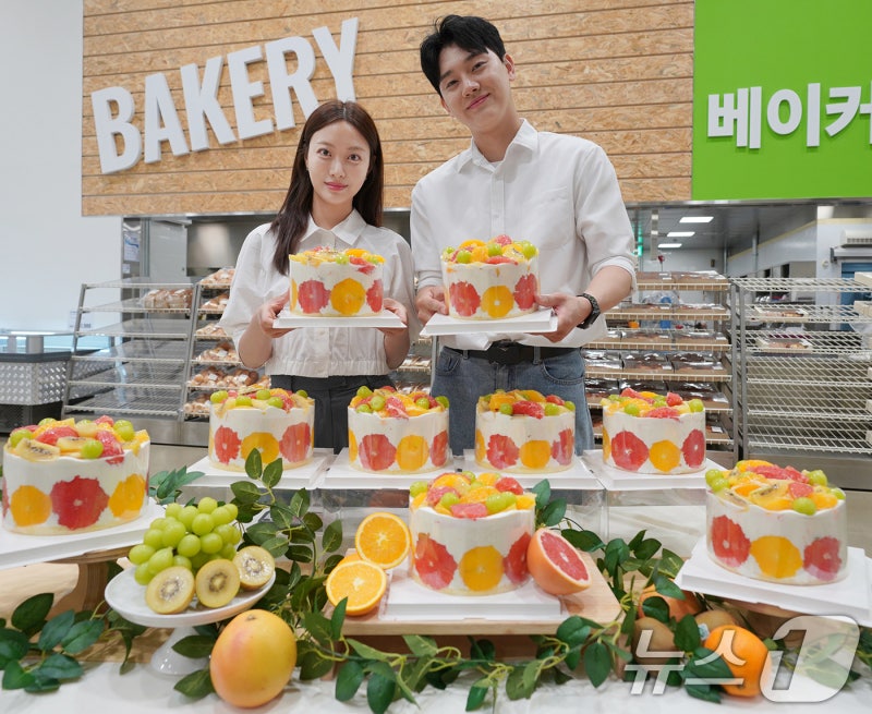 신세계푸드 '케이크에 생과일이 한가득'