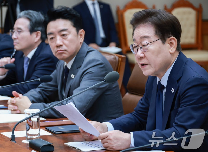정부, 반도체 산단 입지로 <b>광주 군공항</b> 낙점…무안 이전 묘책 있나
