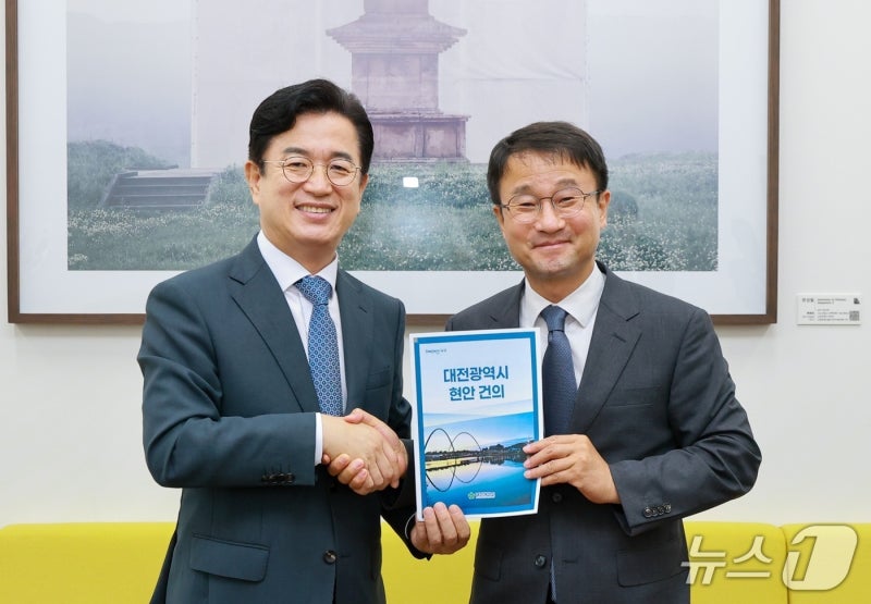 <b>허태정</b> 대전시장, 취임 후 첫 <b>국회 방문</b>…교도소 이전 등 지원 건의