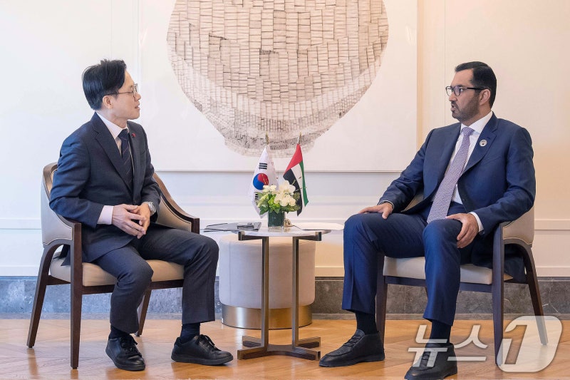 <b>한-UAE</b>, <b>원유</b> 공급·공동비축 협력 강화…산업부-ADNOC 맞손