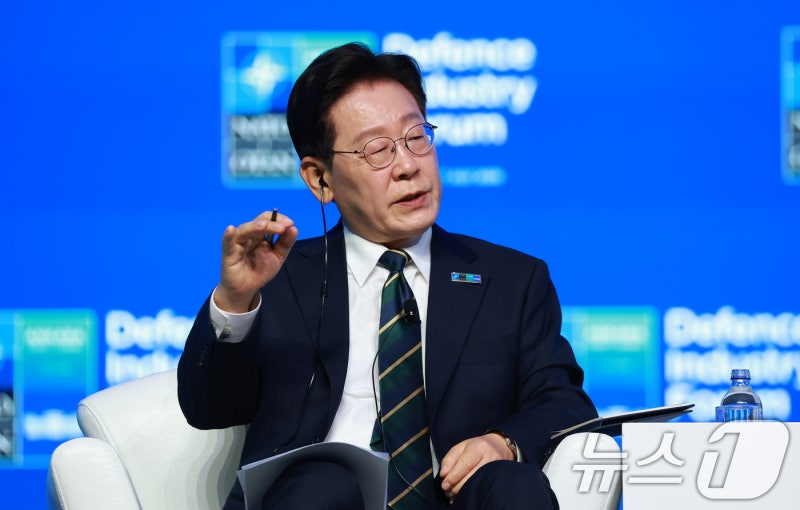 <b>李대통령</b>, <b>젤렌스키</b>와 첫 <b>회담</b>…우크라 1억 달러 지원 논의 전망