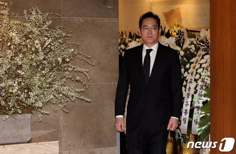 "삼성 본사 20년 근무한 청소부 장례식 홀로 찾은 이재용" 재조명