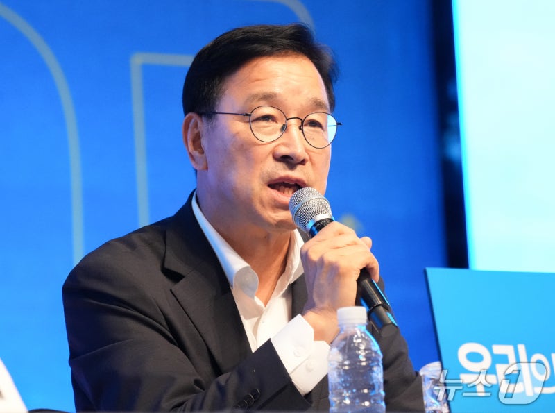 위성곤 <b>제주</b>도지사 "제2<b>공항</b> 장기 지연 피해 실태 조사하겠다"