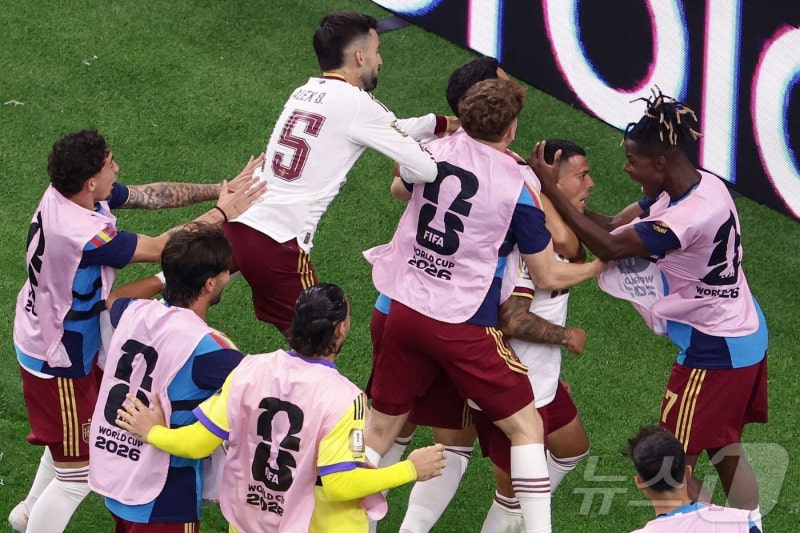 야말의 스페인, '음바페 침묵' 프랑스 2-0 완파…결승 진출[<b>월드컵</b>]