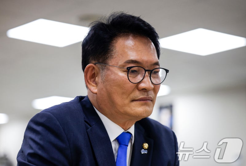 <b>민주당</b>, 긴급 최고위 소집…'복당 6개월 미만' 송영길 <b>후보자격</b> 논의