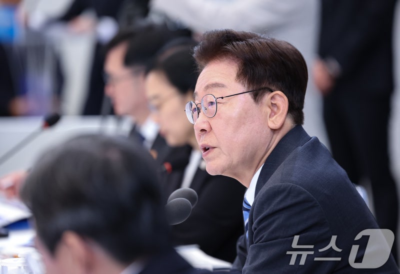 36세 <b>김보미</b> '팔로우', 與기탁금 완화 제안…李대통령, 청년 정치 힘싣...