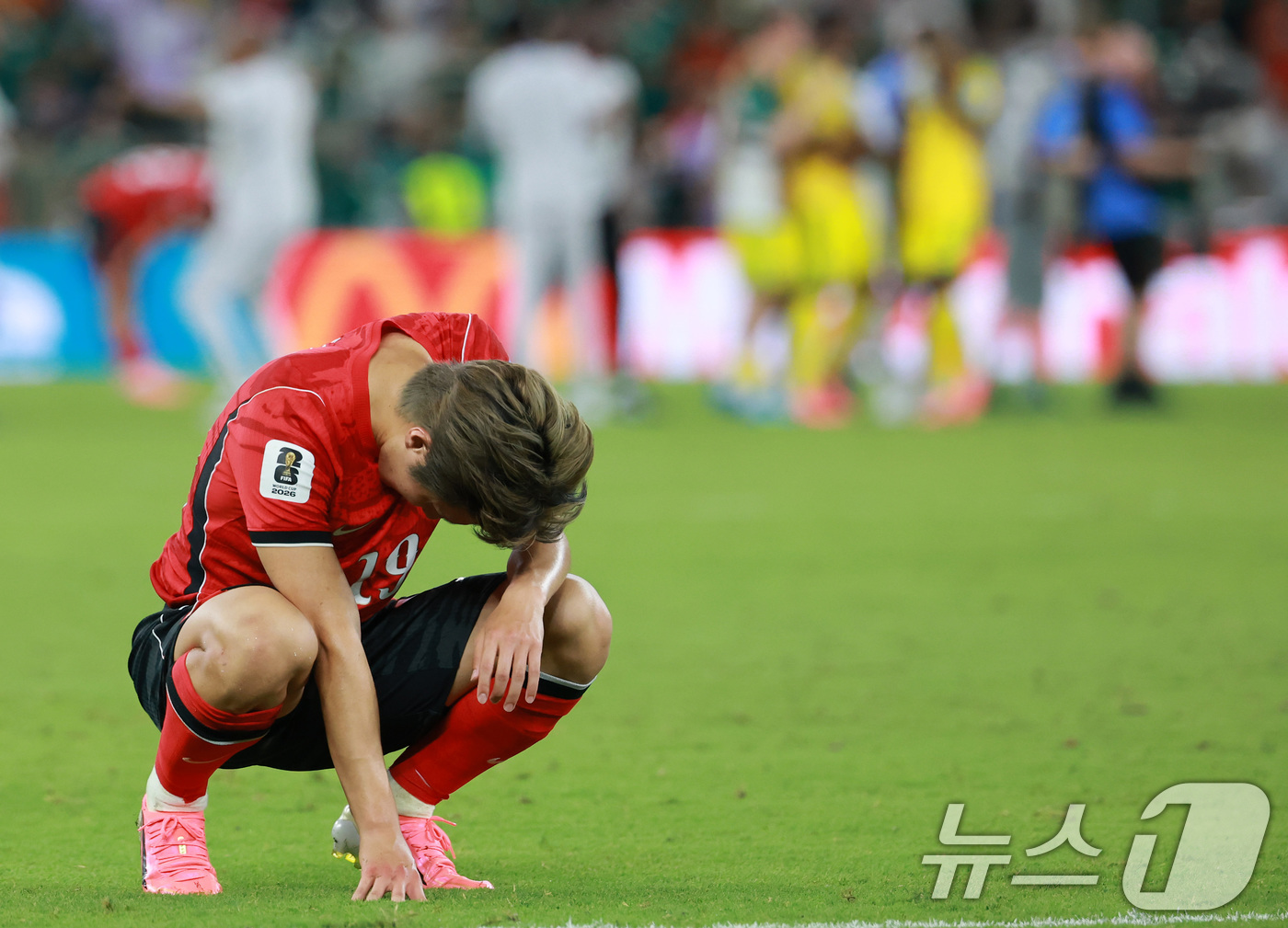 <b>한국</b> 축구, <b>FIFA 랭킹</b> 25위서 32위로…월드컵 후폭풍 '7계단' 추락
