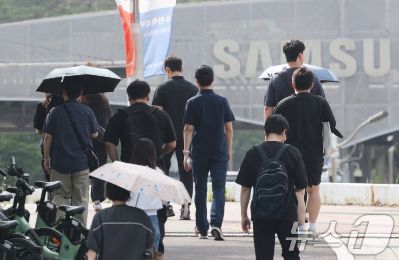 대기업 N% 성과급 파티의 그늘…주주와 소송전까지 갈 판?