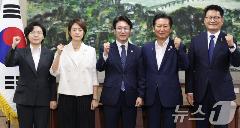與, 오늘 <b>전당대회</b> 컷오프 결과 발표…당대표 3명·최고위원 8명 압축