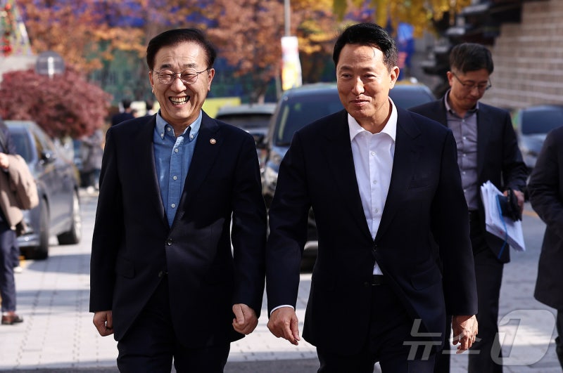 <b>오세훈</b>·<b>김윤덕 회동</b>, 서울 주택공급 확대 논의…용산 1만 가구도 포함