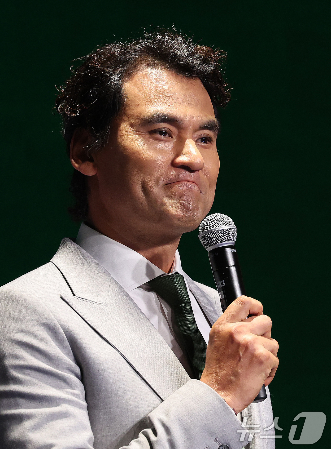 <b>박찬호</b>, MLB <b>애슬레틱스</b>에 7000만달러 <b>투자</b>