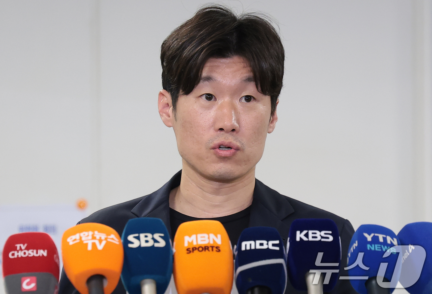 박지성 "축구협회장 <b>선거인단</b> 1만명 이상 예상…내달 마무리"
