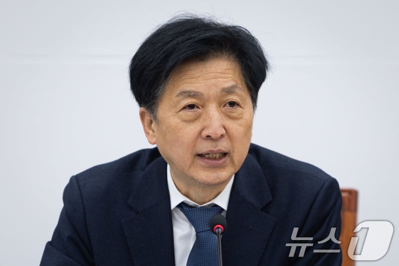 與 "<b>레버리지</b> '1.5배 축소' 검토 안해…예탁금 3000만원 <b>규제</b>로 충분"