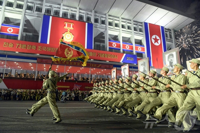 北, <b>전승절</b>에 한국전쟁 참전부대 재현 '약식 열병식'…첨단무기 없어