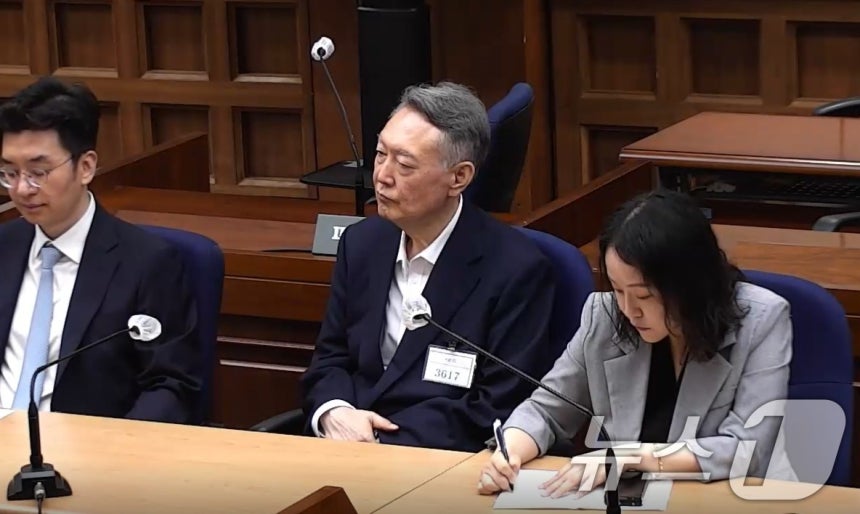 27일 서울 서초구 서울중앙지방법원에서 윤석열 전 대통령의 공직선거법 위반 혐의 1심 선고가 진행되고 있다.이날 법원은 윤석열에게 징역 1년 6개월에 집행유예 3년을 선고했다.(서울중앙지방법원 제공.재판매 및 