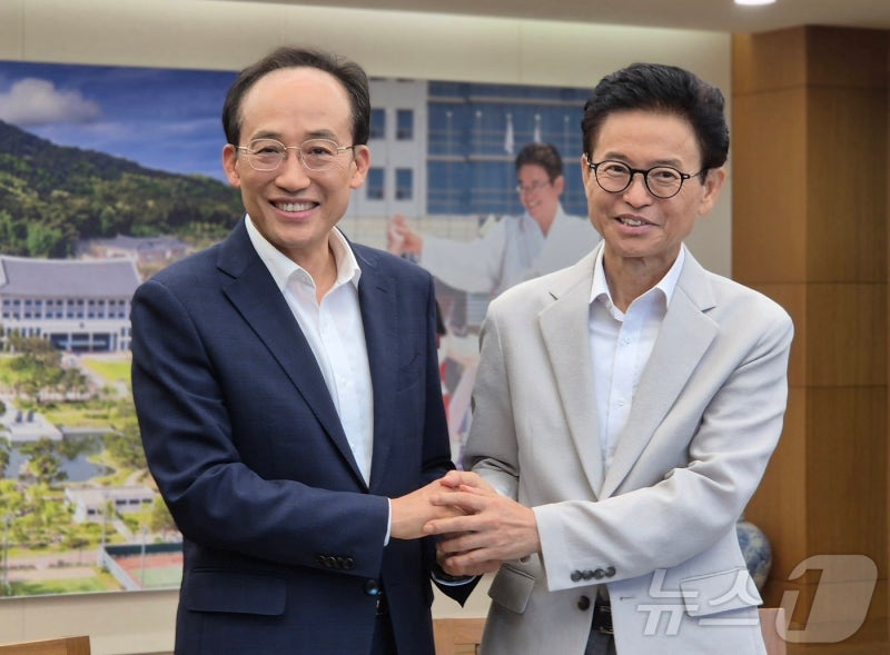 <b>이철우</b>·<b>추경호</b> "TK신공항 적기 개항"…추진 방식은 추가 협의