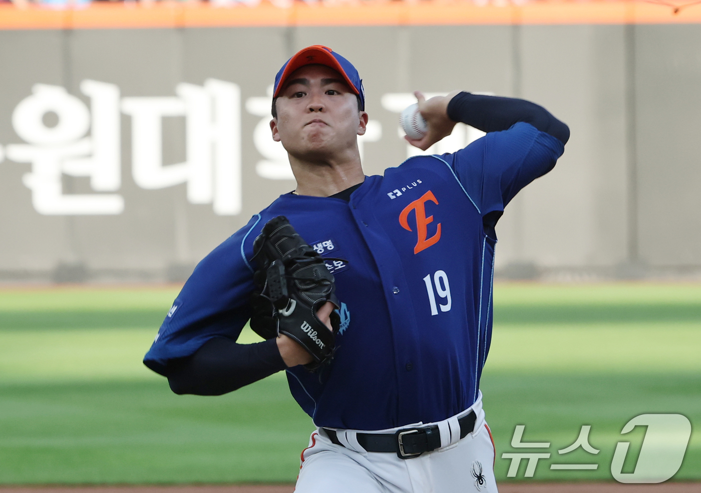 <b>한화</b>, <b>롯데</b> 5-3 <b>제압</b>…'7이닝 2실점' 왕옌청 다승 공동 선두