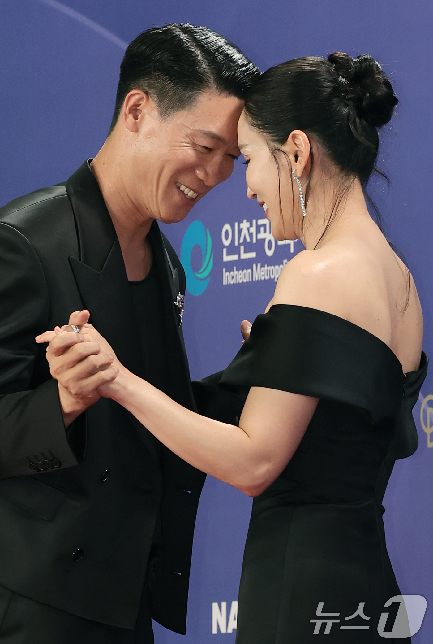 <b>진선규</b>, 예쁜 <b>아내</b>와 알콩달콩