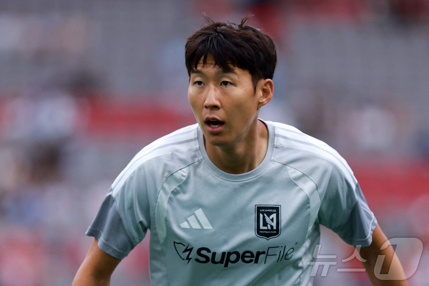 <b>손흥민</b>, 밴쿠버전 선제골…환상적인 슈팅으로 <b>4경기</b> 연속 득점