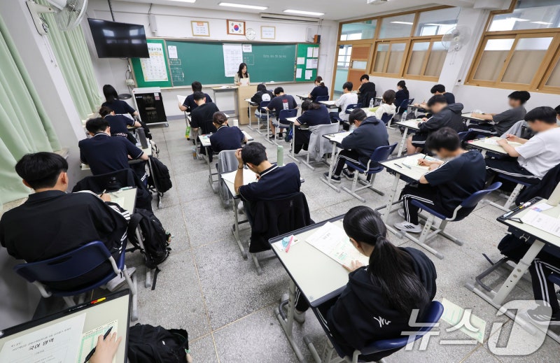 초6 대입 확 바뀌나…<b>수능</b> 절대평가 전환하고 서논술형 도입 검토