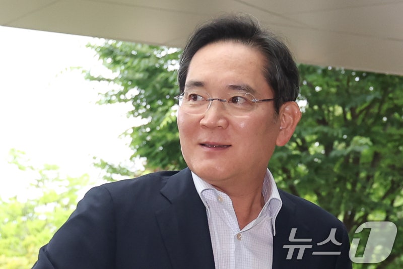 상법 개정 후 <b>배당</b> 기업 47%·<b>배당</b>액 18% ↑…개인<b>배당 1위</b> <b>이재용</b>