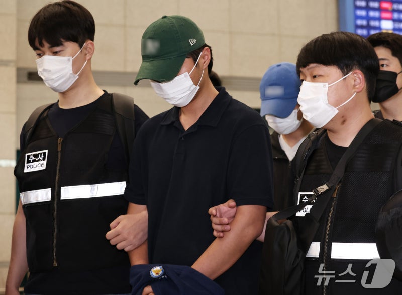 캄보디아→<b>카자흐스탄</b> 거점 옮긴 <b>스캠 조직</b>…은신처 급습 14명 <b>검거</b>