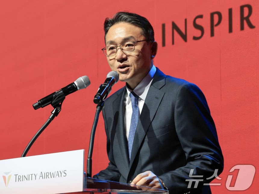 이상윤 트리니티항공 대표이사가 6일 서울 강남구 소노펠리체 컨벤션에서 열린 '트리니티항공 브랜드 런칭 & 유니폼 런웨이 행사'에서 인사말을 하고 있다.2026.8.6 ⓒ 뉴스1 공항사진기자단