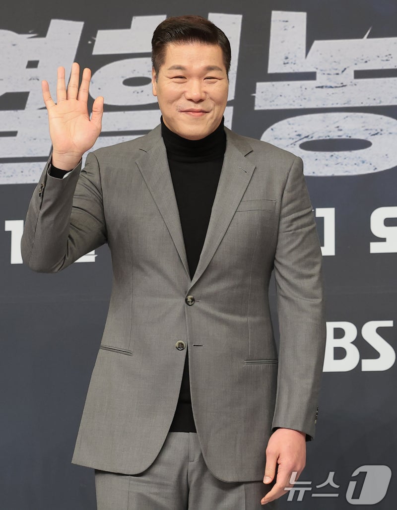 <b>서장훈</b>, 28억에 산 강남 <b>건물</b> 450억 내놨다…세후 차익 280억 '잭팟'