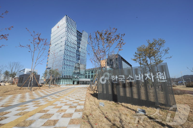 "<b>환불</b>하려니 서류만 산더미"…<b>웹툰</b>·웹소설 플랫폼 실태조사