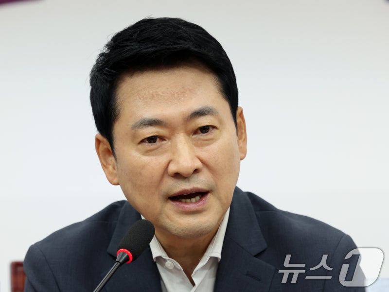 <b>장동혁</b> "결혼 페널티 만든 게 바로 李대통령…<b>유체이탈</b> 화법의 절정"