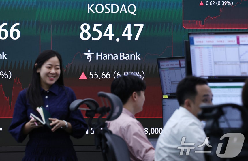 '배고픈 코스닥' 19% 급등했지만…"그래도 대형주 사라"는 전문가들