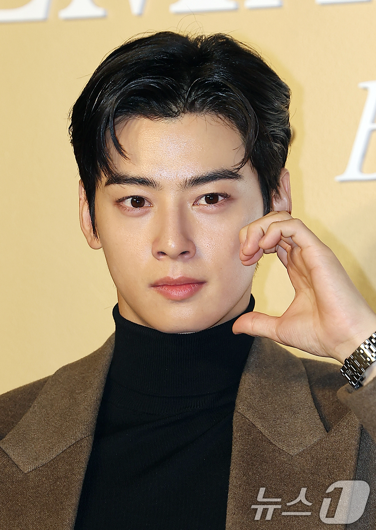 <b>차은우</b>, 군 복무 중 벌써 차기작 물색…"'<b>서라벌 나이프</b>' 검토 중"
