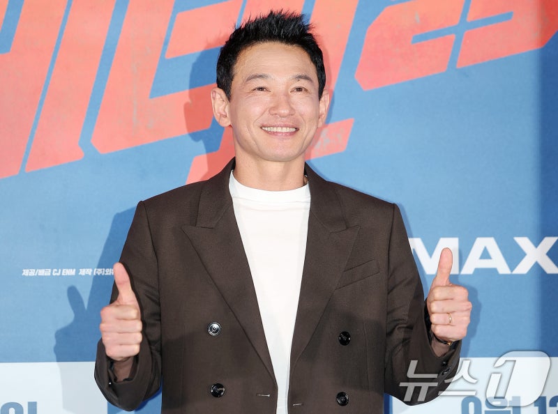 '<b>황정민</b> 사생활 폭로·<b>스토킹</b> 혐의' A 씨에 검찰 1000만원 구형